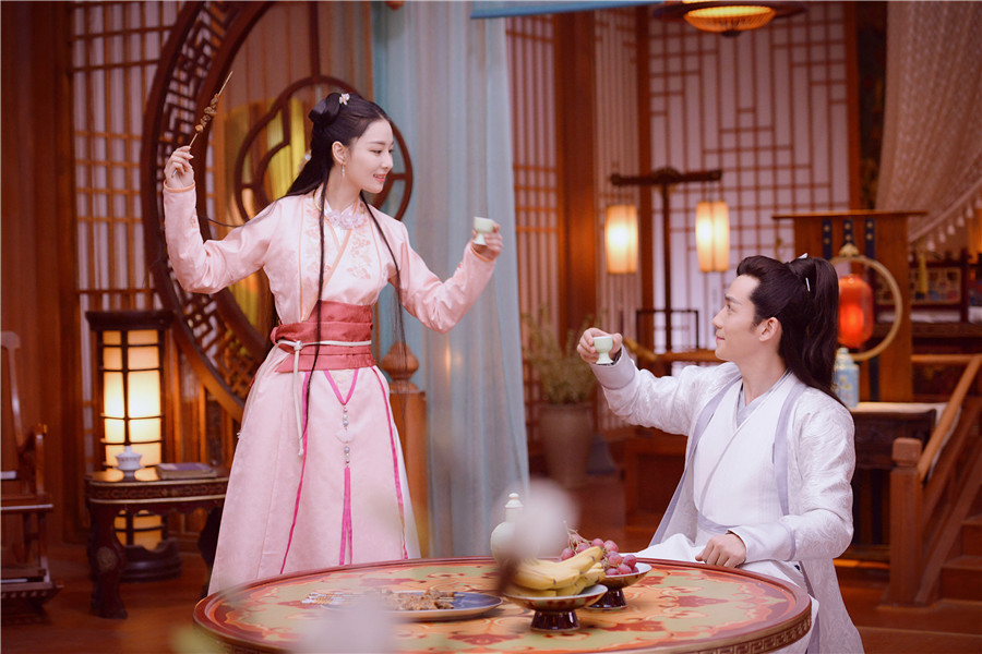 花谢花飞花满天张馨予耍酒疯,花谢花飞花满天张馨予照片