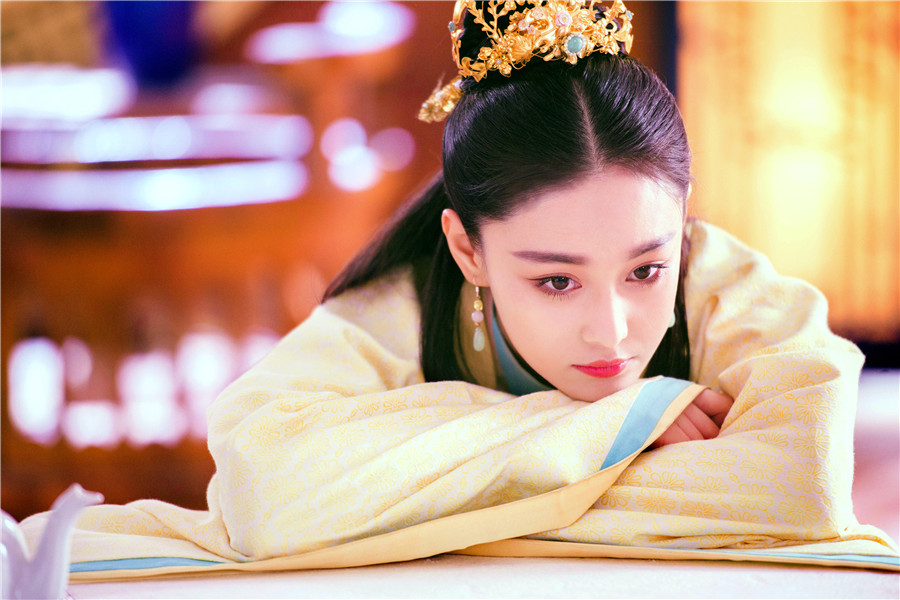 花谢花飞花满天张馨予耍酒疯,花谢花飞花满天张馨予照片