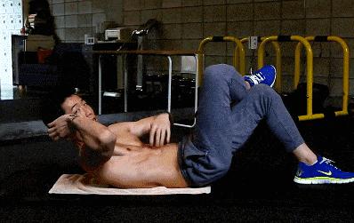 合适新手的腹肌训练方法三天见效,健身房人鱼线公狗腰训练