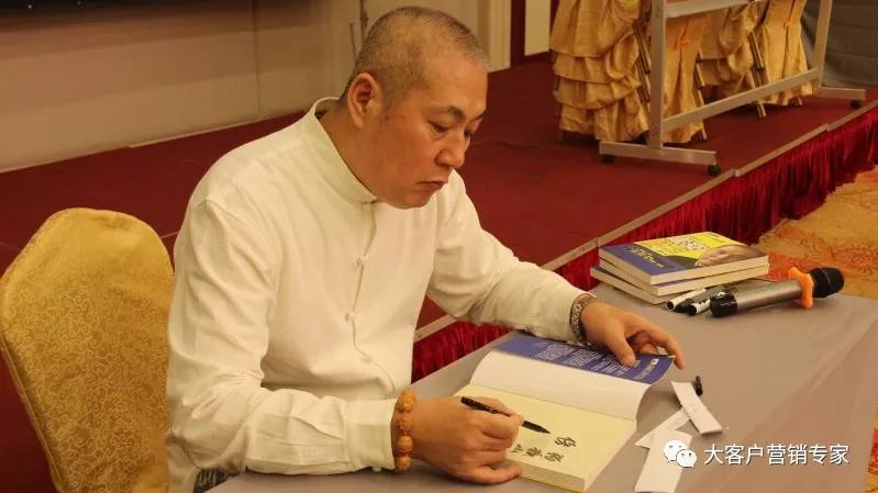 销售拜访客户前需要做哪些准备,销售如何拜访客户才能提高告捷率