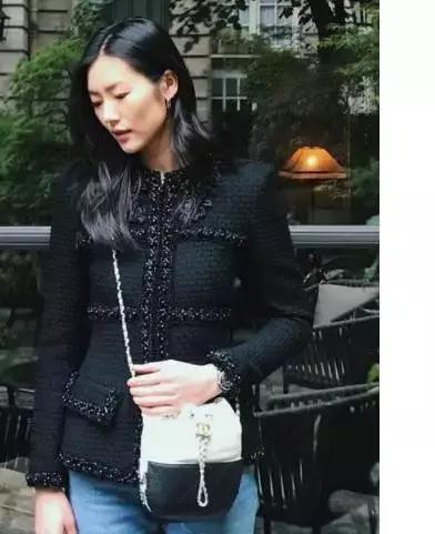 刘雯每月收入多少钱,刘雯收入2018排第几