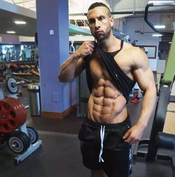 合适新手的腹肌训练方法三天见效,健身房人鱼线公狗腰训练