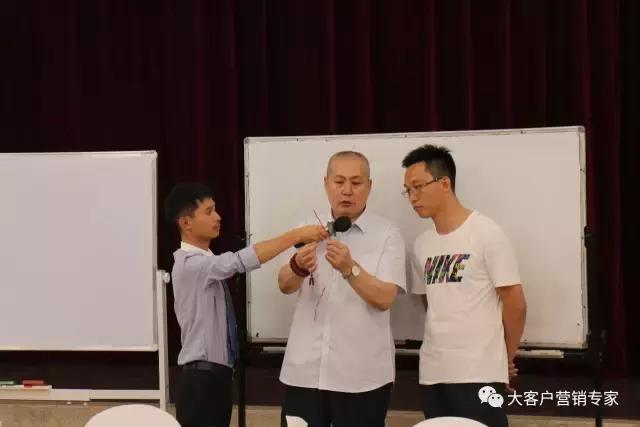 销售拜访客户前需要做哪些准备,销售如何拜访客户才能提高告捷率