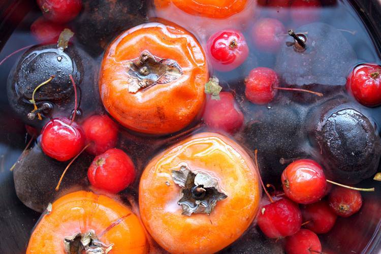 吃什么水果能够治嘴巴裂嘴唇上火,上火流鼻血吃什么水果降火最好