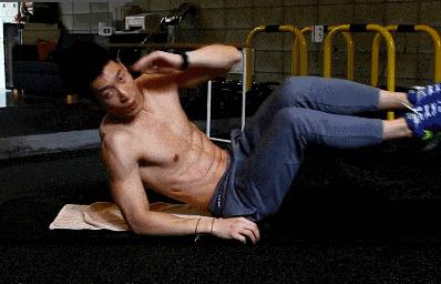 合适新手的腹肌训练方法三天见效,健身房人鱼线公狗腰训练
