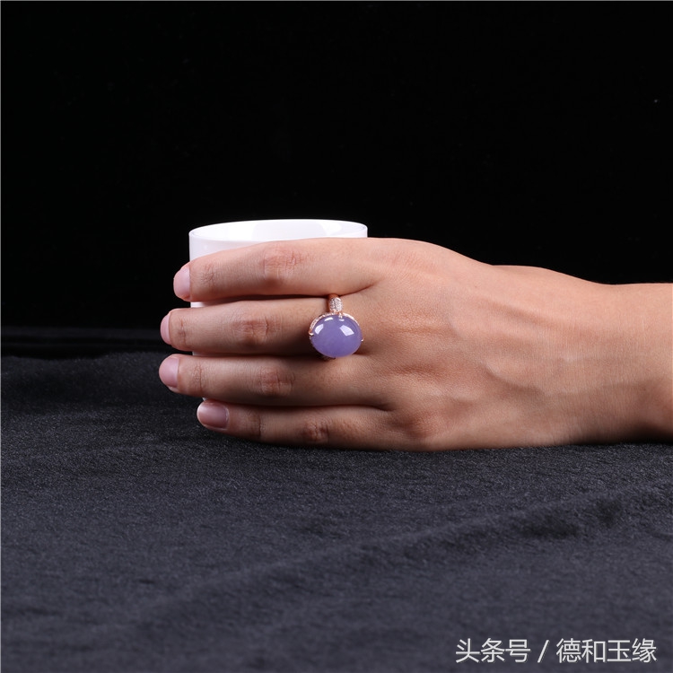 神秘的绿翡翠,翁巴列场口紫罗兰翡翠