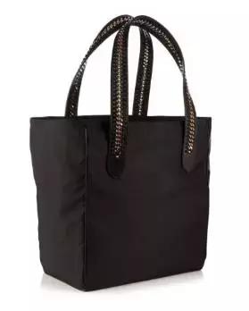 刘雯每月收入多少钱,刘雯收入2018排第几