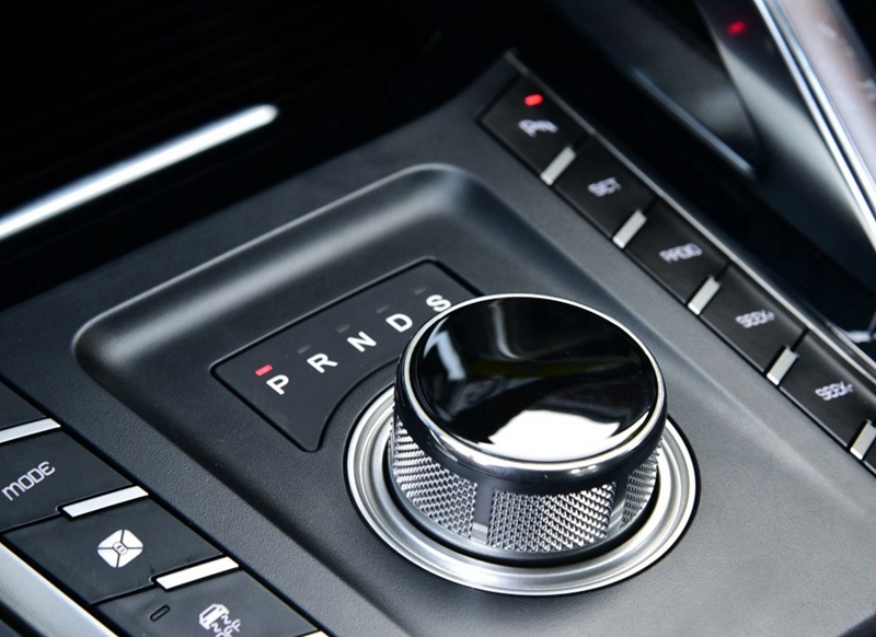 十多万suv四缸四驱省油有科技感车,十多万suv国产车推荐