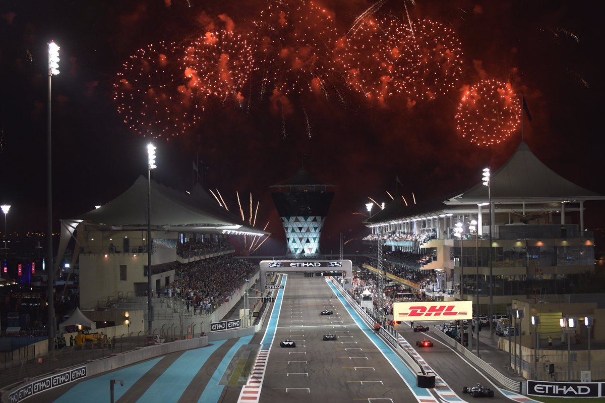 快拿小本儿记笔记，梅赛德斯凭什么连吃了四年鸡？｜张小鹅频道