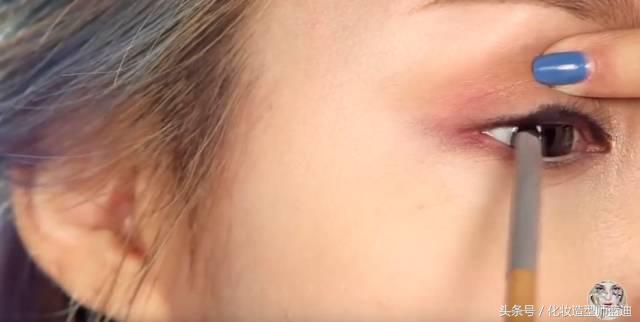 用眼线笔画眼线的画法视频,眼线难画怎么办