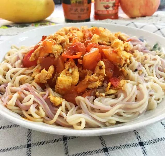 空腹不能吃圣女果吗,空腹吃西红柿后能够喝热水吗