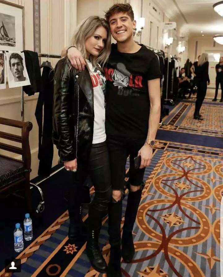 秀还没走完新款就卖光？直击NIKKIE巴黎迪士尼大秀