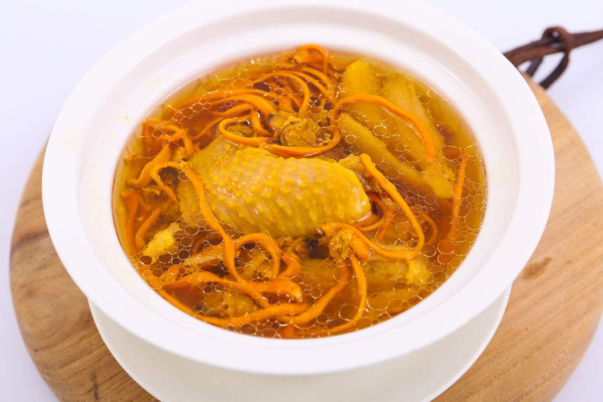 怀孕初期喝什么汤对胎儿发育最好,怀孕初期吃什么汤对胎儿发育好