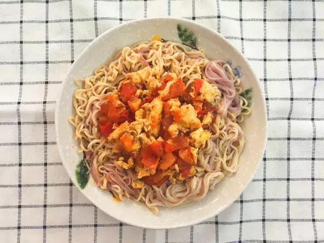 空腹不能吃圣女果吗,空腹吃西红柿后能够喝热水吗