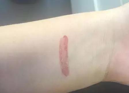 五十块钱买一个香奈儿,一万块钱香奈儿能买到啥