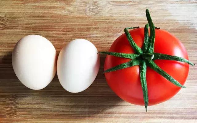 空腹不能吃圣女果吗,空腹吃西红柿后能够喝热水吗