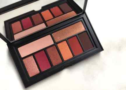 秋冬天别再用大地色了，这6个斩男盘妩媚又温柔，价格还不贵！