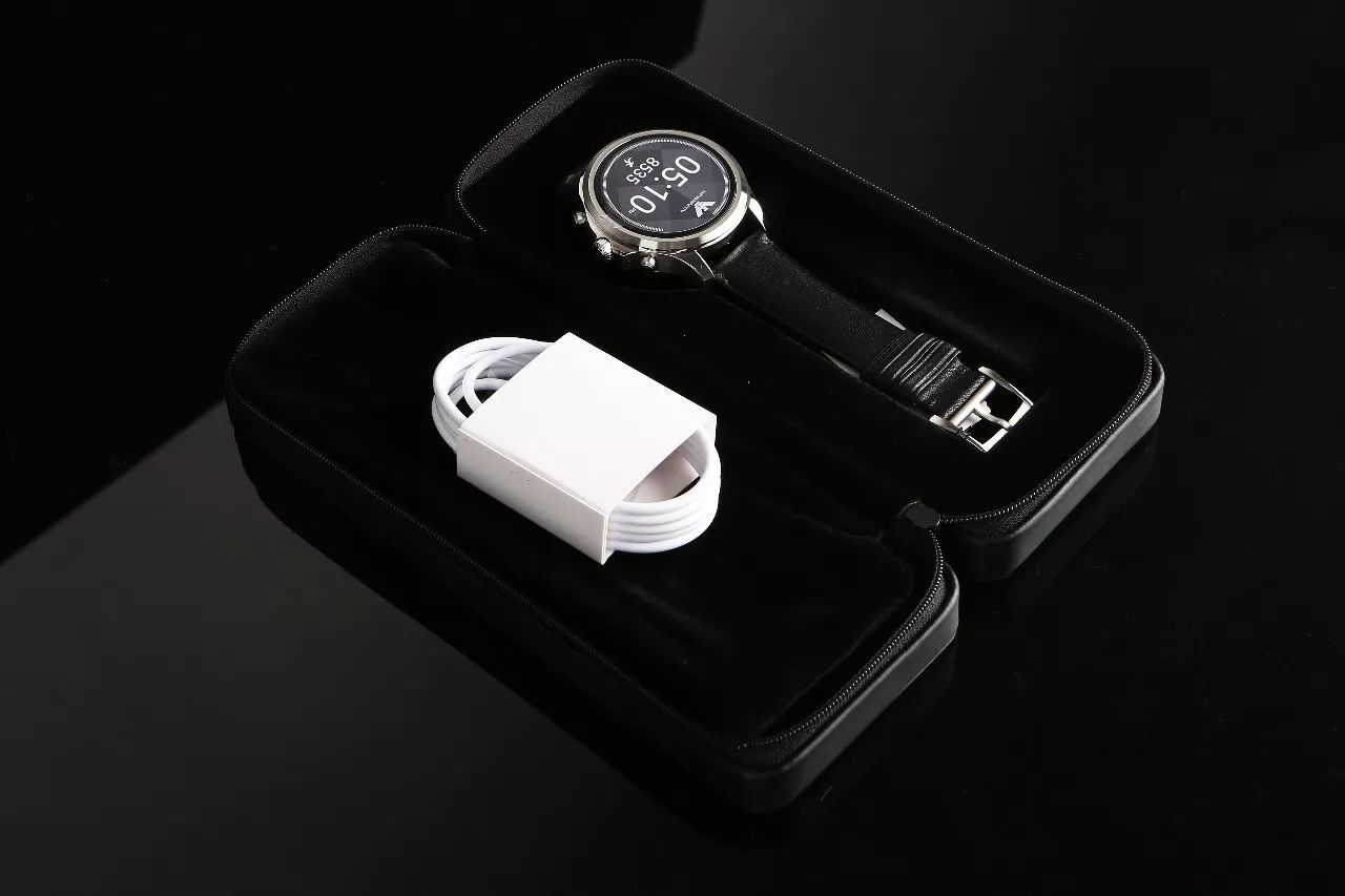 阿玛尼智能手表art5009,蓝色飞行员阿玛尼手表开箱评测