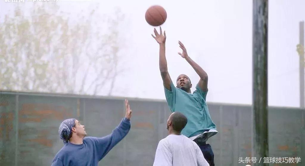 一句话表现你的篮球水平,请用一句话证明你的篮球水平很低