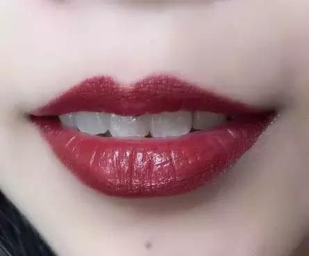 35W一支的口红，是贫穷限制了我的想象力！