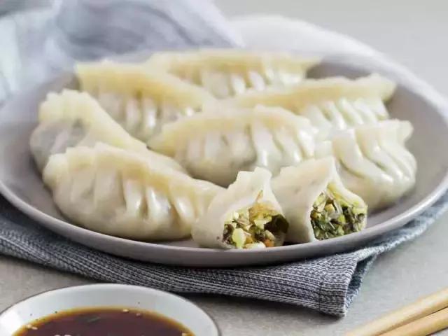 简单素萝卜馅饺子怎么做才好吃,南瓜鸡蛋馅的素饺子怎么调馅好吃