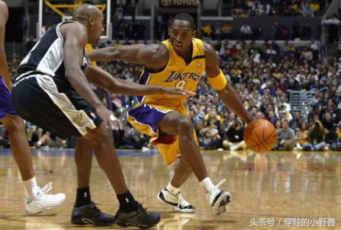 24号科比篮球鞋致敬黑曼巴,科比自己最喜欢的最强实战篮球鞋