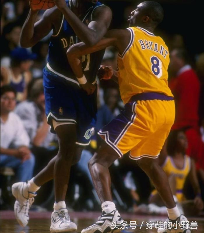 24号科比篮球鞋致敬黑曼巴,科比自己最喜欢的最强实战篮球鞋