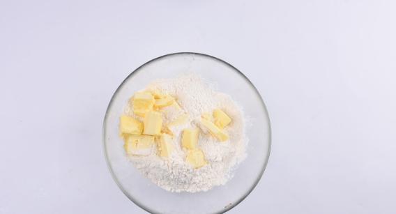 她，不高调，小清新的外表，不厚重，柔软顺滑的口感