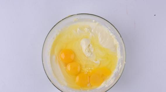 她，不高调，小清新的外表，不厚重，柔软顺滑的口感