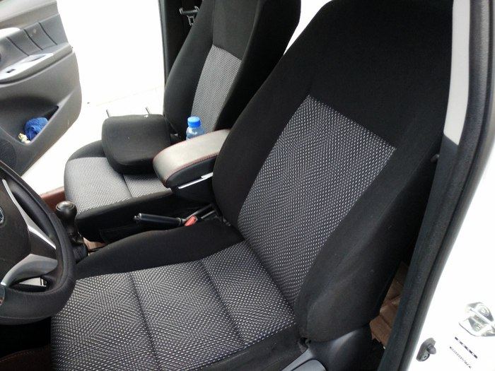 买车座椅针织好还是真皮好,汽车针织座椅和真皮座椅哪个好