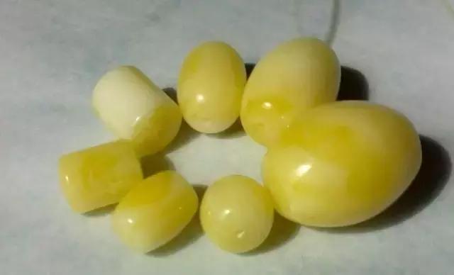 假琥珀蜜蜡用什么做的,假蜜蜡琥珀