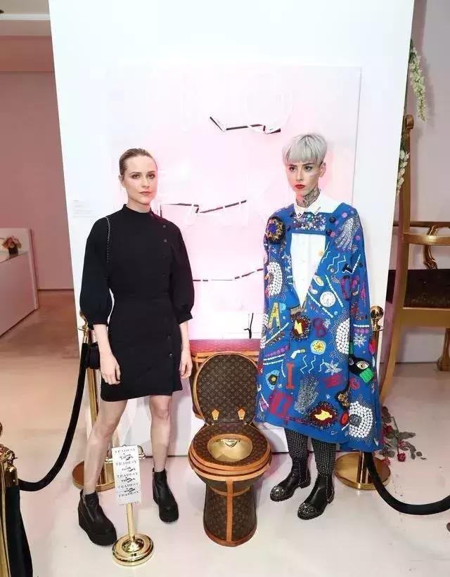 回形针马桶,2000块钱的回形针