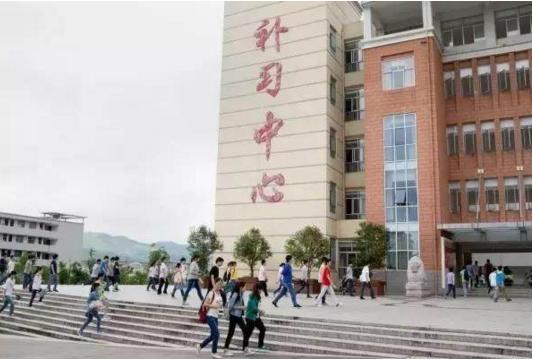 跟衡水中学齐名的学校,与衡水中学齐名的是什么中学