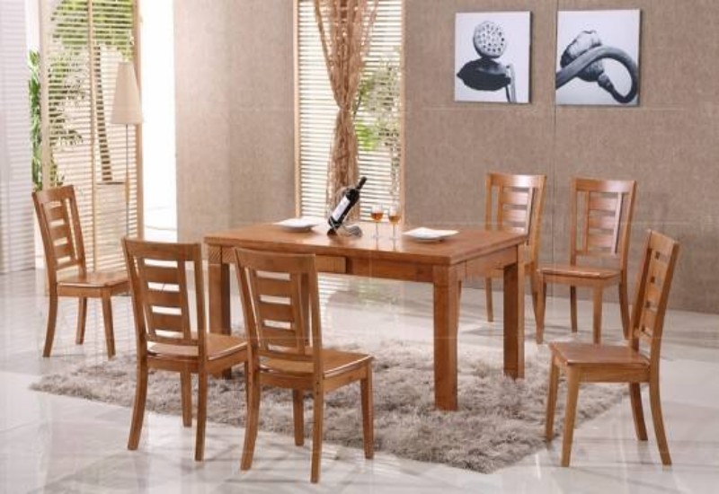 简简单单一顿美餐,一桌子丰盛美餐生活充满日照