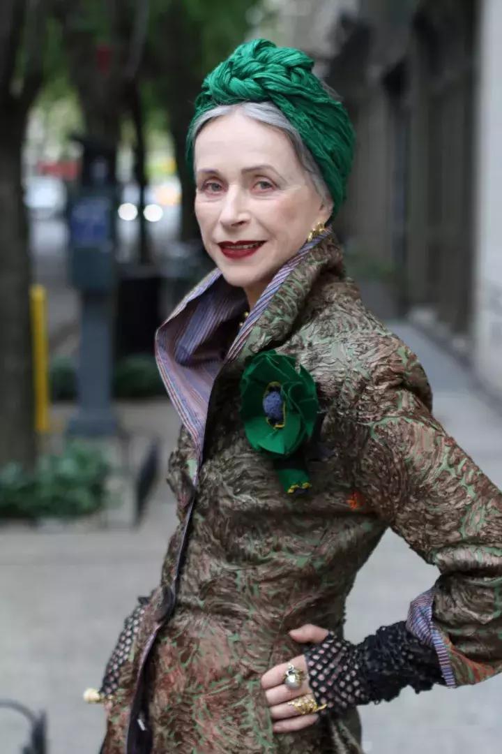 27岁有细纹黑眼圈用什么眼部护理,黑眼圈细纹浮肿补水