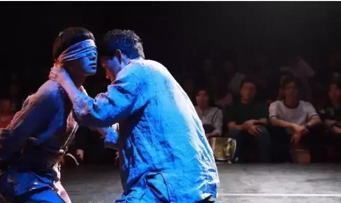 影帝大叔*恋虐**18岁小鲜肉，这部韩国年度同性大戏美炸翻！