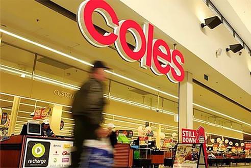 外国人看待中国人抢着买单,国人抢购奶粉