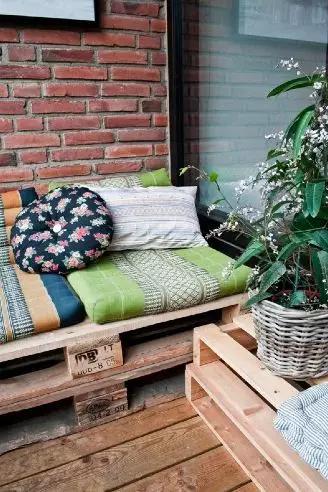 如何将2m*1m的小阳台变身阅读角？