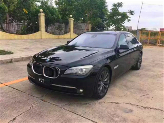 兰德酷路泽途乐路虎卫士谁更耐用,途乐路虎2022款落地价多少钱