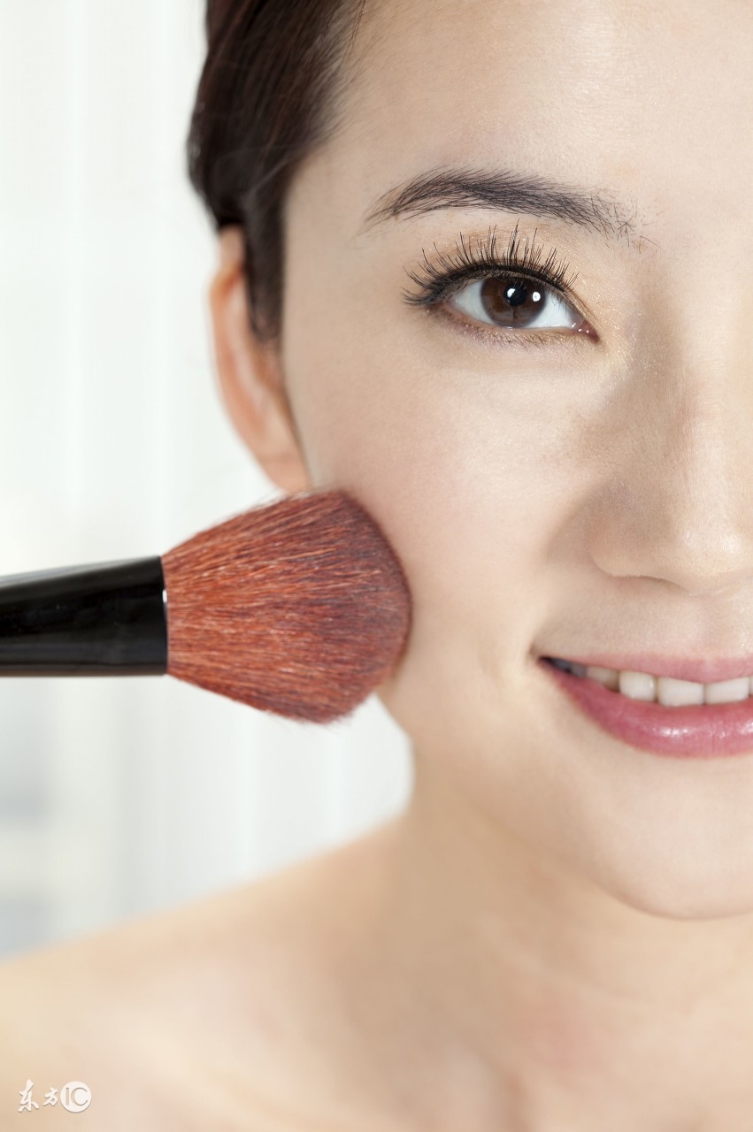 哭过的妆容如何补救,哭了以后怎么补妆