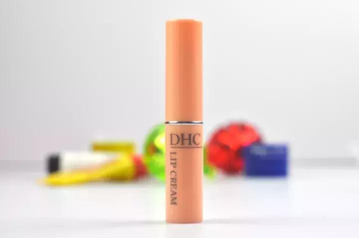 冬季嘴唇干燥起皮用什么唇膏好,十大好用冬季润唇膏排行榜