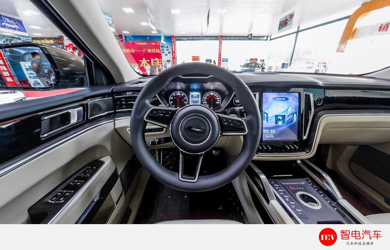 开的众泰汽车回农村,众泰电动迎宾踏板