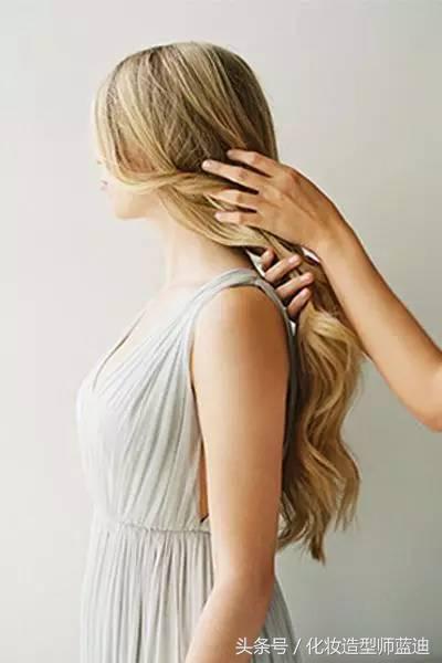 发型这样扎更是高级时尚了,气质款发型扎出去回头率百分百
