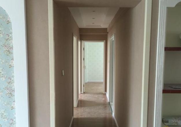 老公非要在客厅挖个地窖,客厅免打孔简易隔断