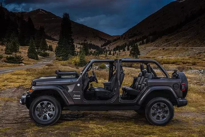 jeep牧马人爆改过的越野视频,全新换代jeep牧马人角斗士试驾