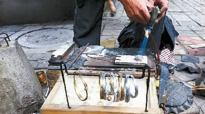 铜质硬币去锈斑,硬币可不能够用来做首饰