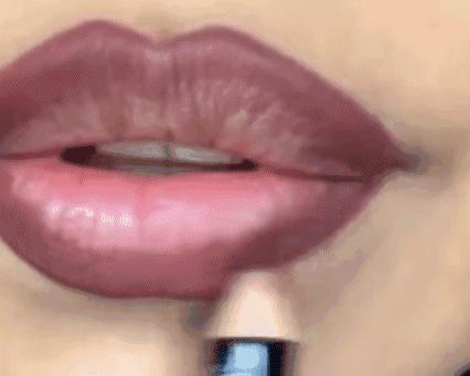 口红最初是给男性设计的吗,口红最开始选什么颜色好点