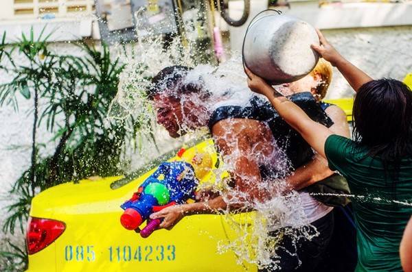 火线狂欢值得买吗,火线狂欢节游戏视频