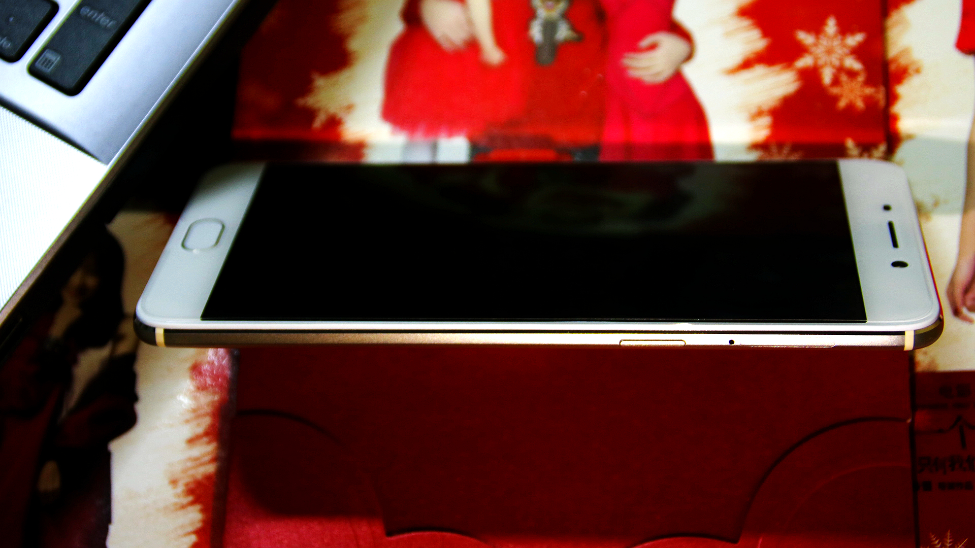 杨幂李易峰代言的手机oppo,李易峰代言oppo手机现在的价格