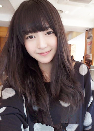 头顶头发少颧骨高脸大发型,脸大头发少合适什么发型短发